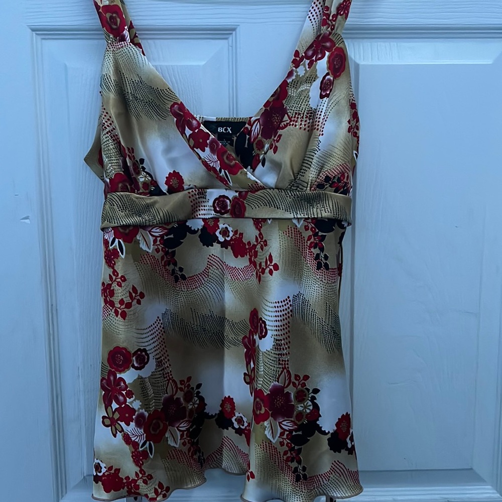 BCX Top| Silk Top with tie in the back| Gold & Red Flowers| Size L
